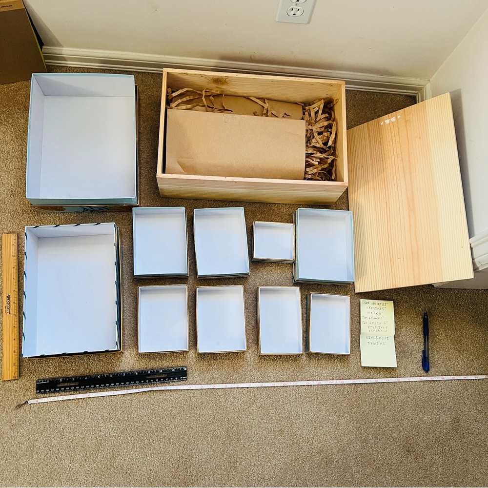 Pinecone Patterned Gift Boxes Set - Picture 2 of 10